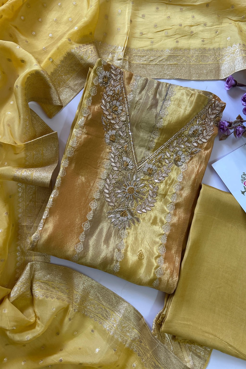 Tissue silk suit