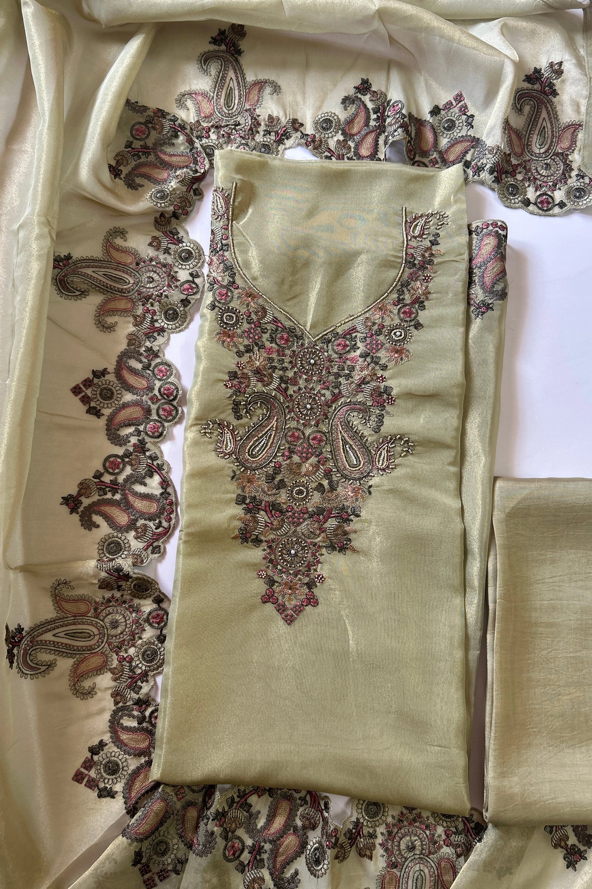 Tissue silk suit
