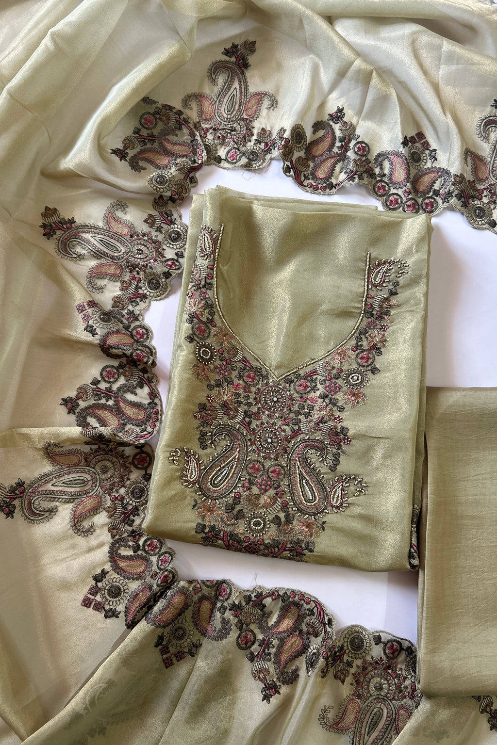 Tissue silk suit